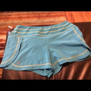 Athleta running shorts size small
